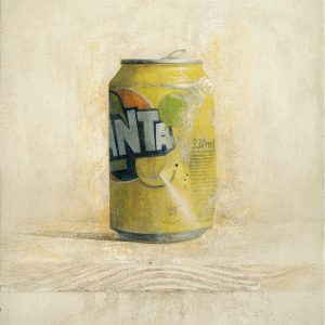 Lata de Fanta de limón